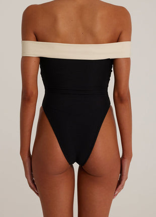 Off Shoulder Coloblock One Piece Swimsuit With Belt