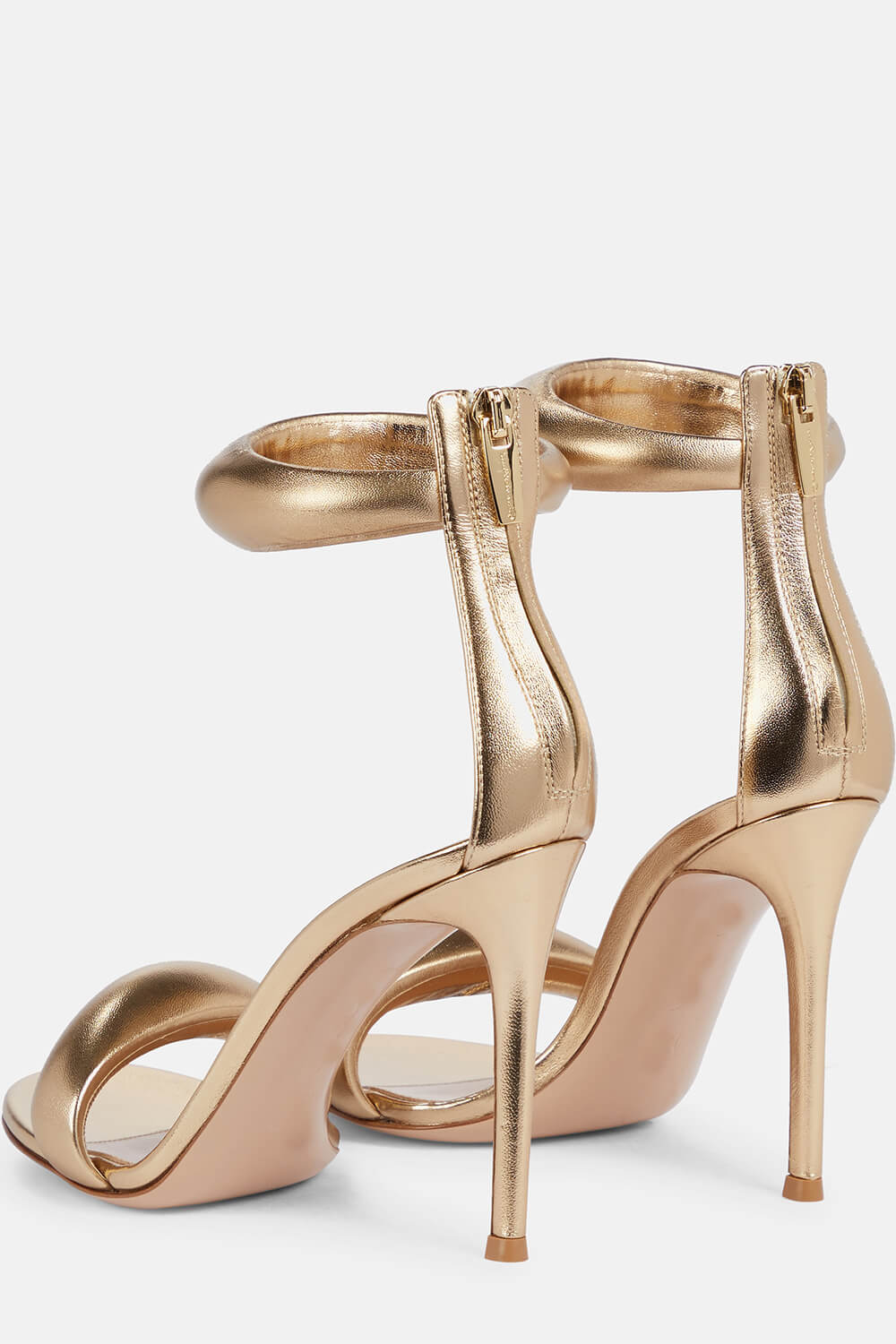 20 Rose Gold Shoes That Are Perfect for Your Wedding Look | Tacones,  Zapatos, Ropa de moda