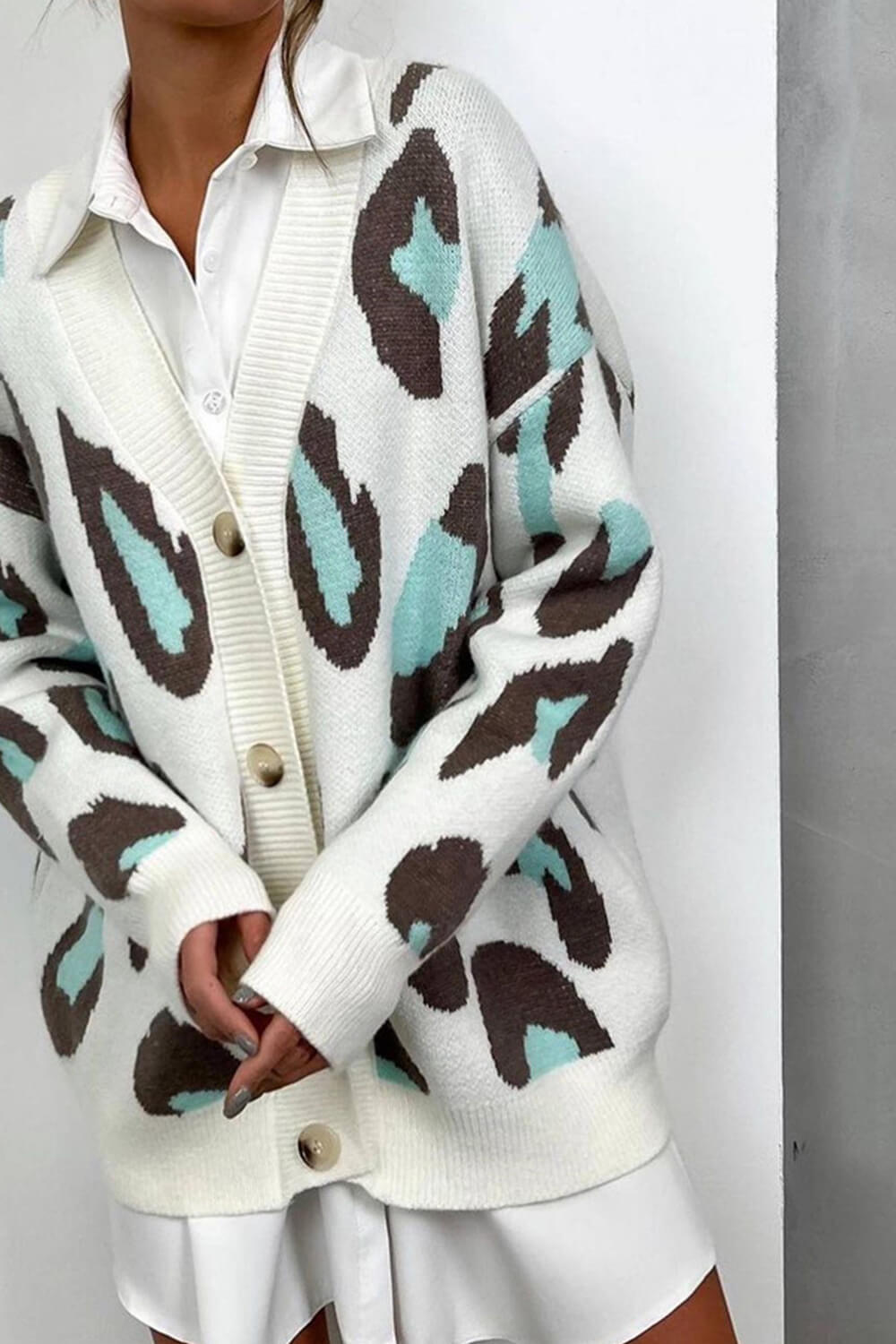 Leopard Pattern Button Up V Neck Knit Cardigan - Chocolate & Light Blue